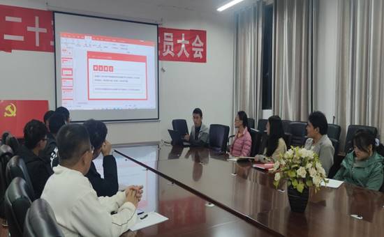 36E565EF06F0DD57CFAD0B4C8404B717